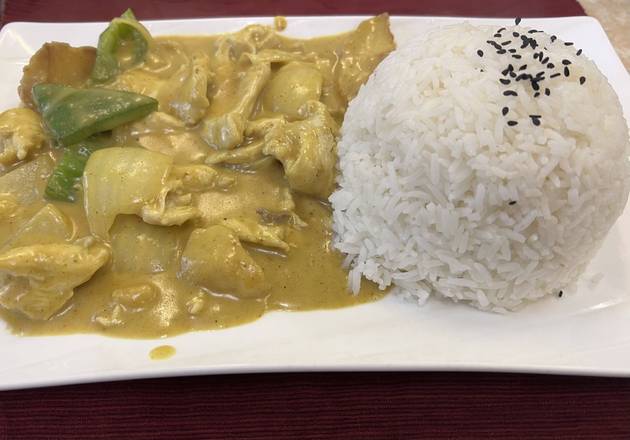 Curry Chicken on Rice 咖喱鸡饭